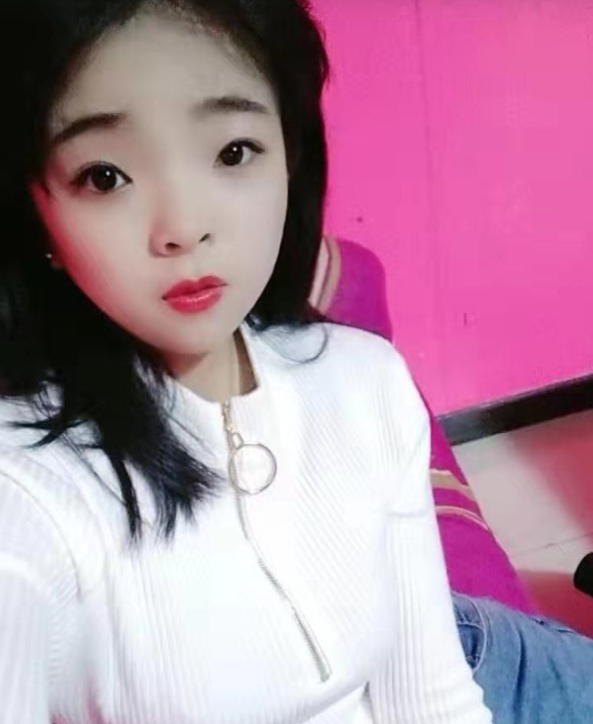 兼职学生妹，粉嫩，开心果